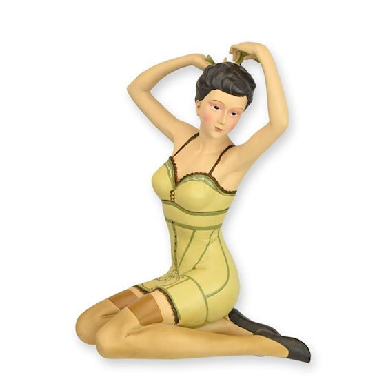 Dekofigur Pin Up Girl sitzend 50s - Gold / Kaufen – SEWAS Gartenzwerge