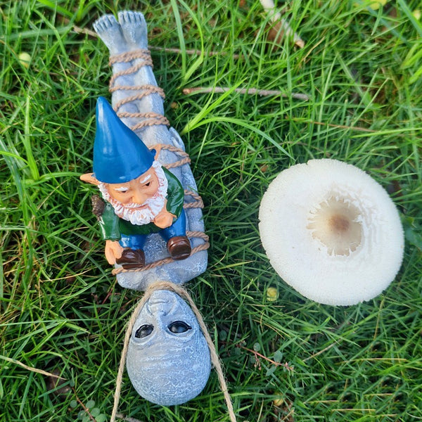 gartenfigur alien gefesselt von gartenzwerg dekofigur lustiges-geschenk