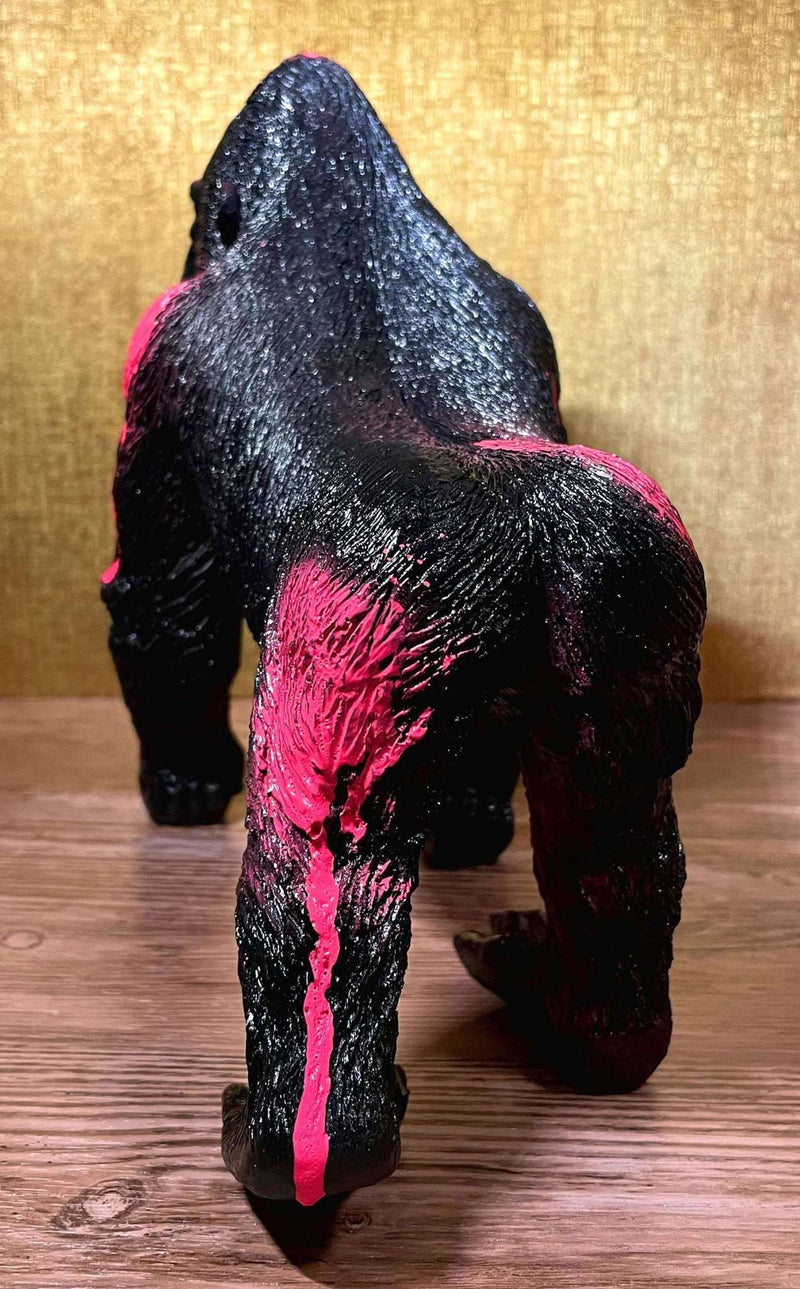 Gorilla Dekofigur gartenfigur Kunstharz menschenaffe Tier deko schwarz pink splatter